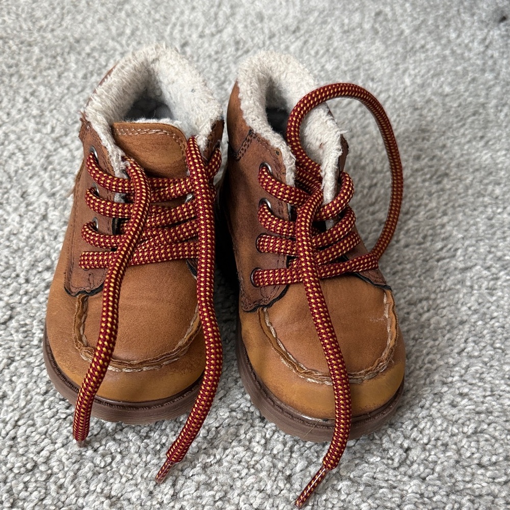 OshKosh B'gosh Brown Leather Kids Lace-Up Boots with Red Accent Laces